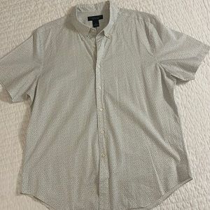 Bloomingdale’s Casual Button Down